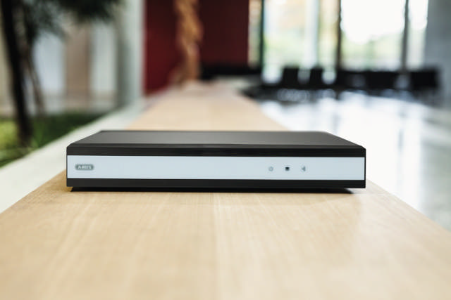 ABUS Komplettset mit Hybrid-Videorecorder und 4 analogen Mini-Röhrenkameras